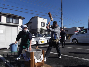 河野プロパンガスもちつき大会 009.jpg